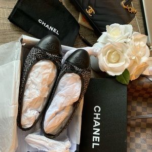 Black & White Chanel Ballet / Ballerina Flats